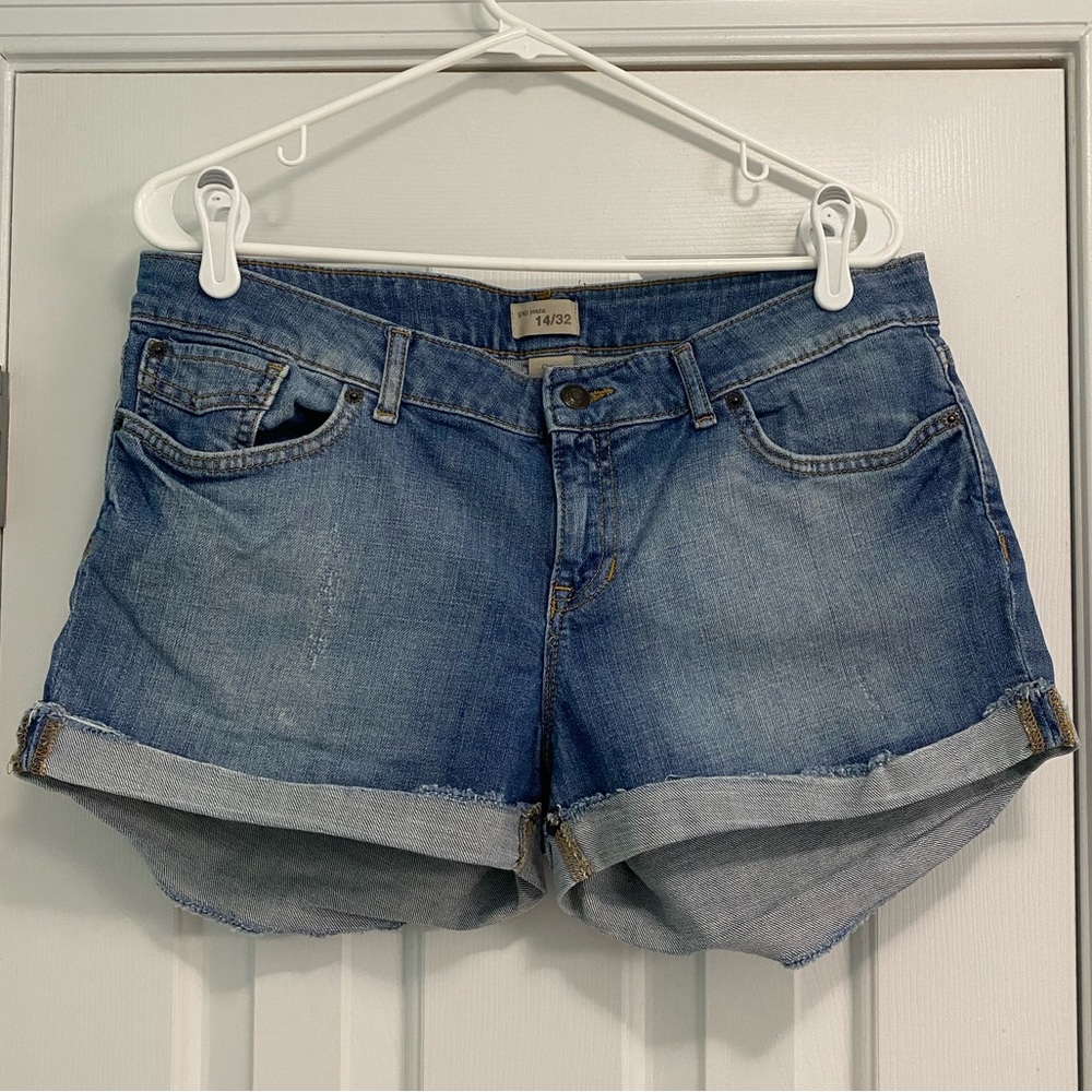Gap Medium Wash Jean Shorts, 32